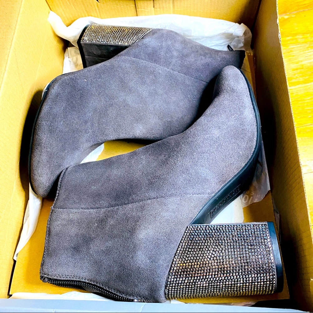 Size 8 | NWT Kenneth Cole Gray Sequin Heeled Boot - Picture 1 of 13